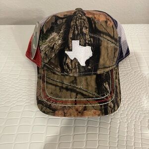 **Sold** NWT Mossy Oak camo Texas cap